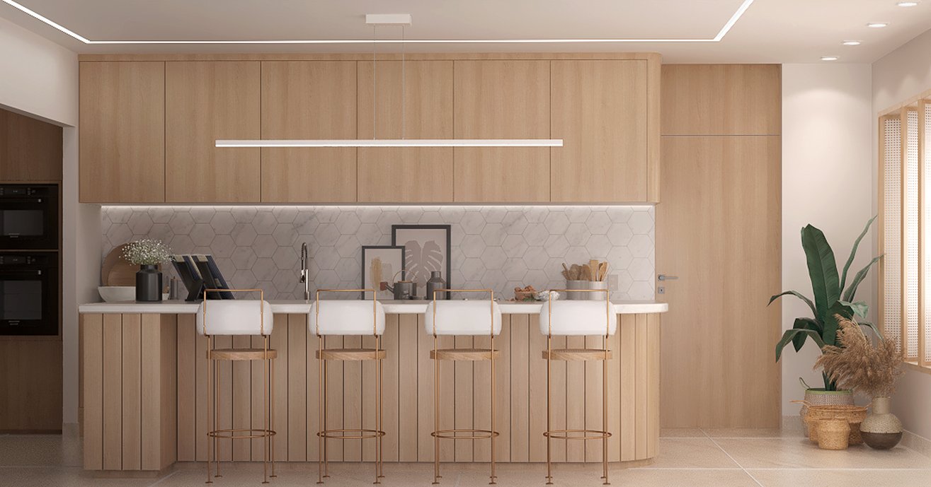O projeto desta cozinha em estilo Japandi, une o melhor do design escandinavo e japonês, conhecido pelo uso de uma paleta de cores neutra, simplicidade, aconchego, iluminação e texturas naturais. O porcelanato Onyx Unique da Portobello, utilizado tanto no piso como nas bancadas e ilha (elemento central e mais importante, onde os usuários vão se reunir), traz esse aspecto desejado ao projeto e completa um ambiente que tem a intenção de aproveitar os espaços de maneira eficaz, explorando a iluminação natural abundante que destaca as formas e elementos presentes no ambiente, resultando em um espaço de convivência que é possível reunir a família e promover o bem-estar de cada um ao se preocupar com a salubridade e aconchego. As grandes aberturas colaboram com o conforto térmico e lumínico, filtrando a quantidade luz e calor com os elementos de proteção. Foram utilizadas texturas naturais ou que remetem à natureza, como a palha indiana, madeira e o porcelanato e lastras que trazem esse aspecto. #ConcursoArchtrends