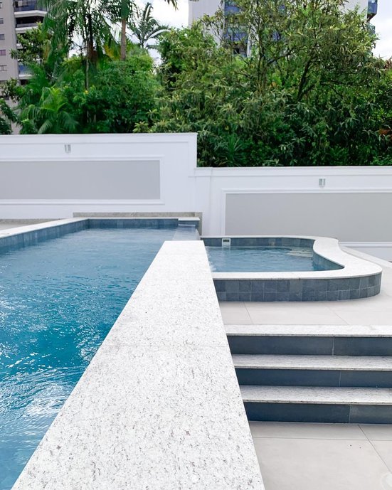 Reforma de área comum de ed. residencial - Piscina e bar
