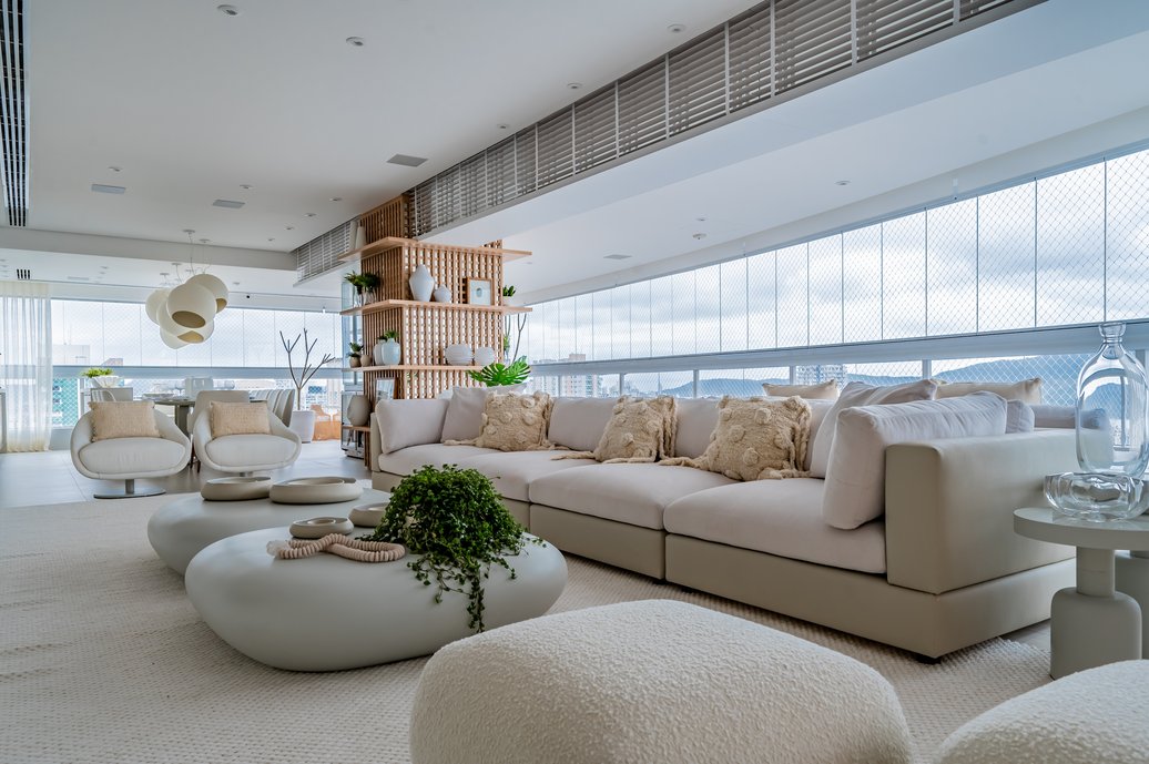 Sala Living integrada ao gourmet e office
Foto: Henrique Ogata