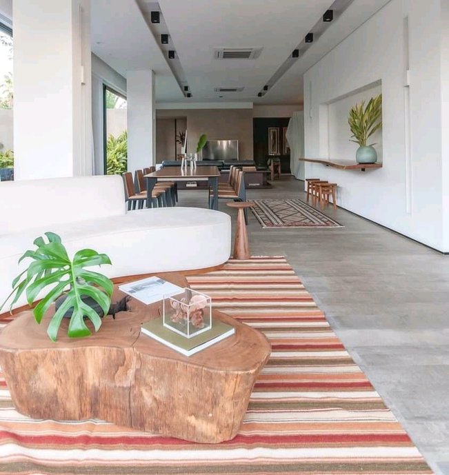 Branco, tons terrosos e as réguas do Revestimento...............para fazer explodir aquela vontade de ficar em casa e sair andando descalços. 