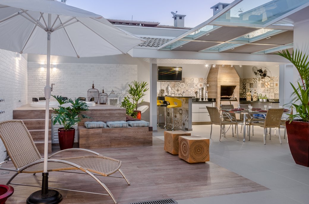 Espaço Gourmet com Spa por Veridiana Guarnieri