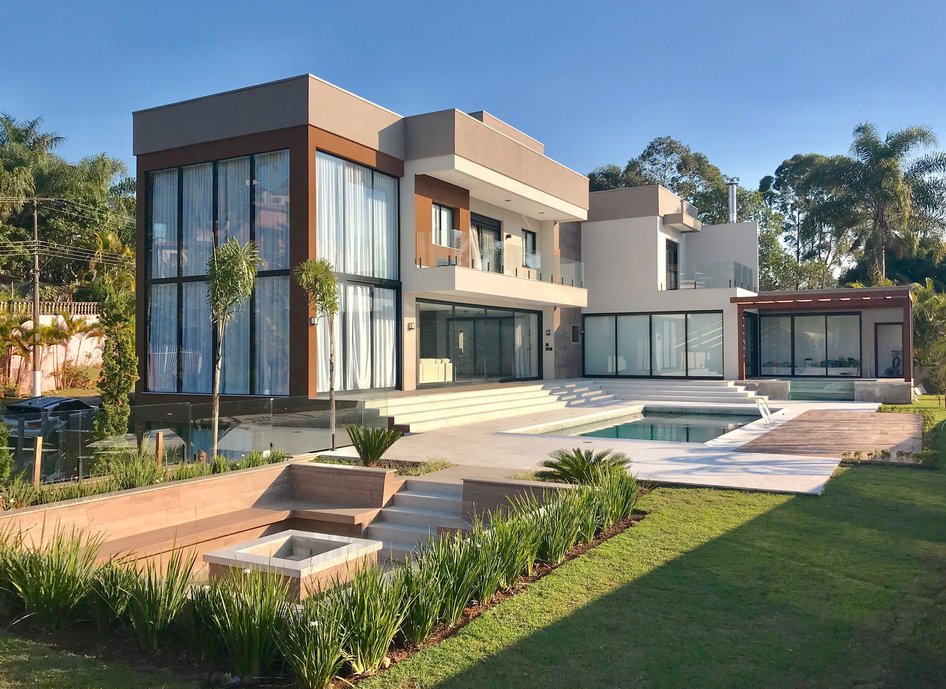 Área de Piscina e Fireplace