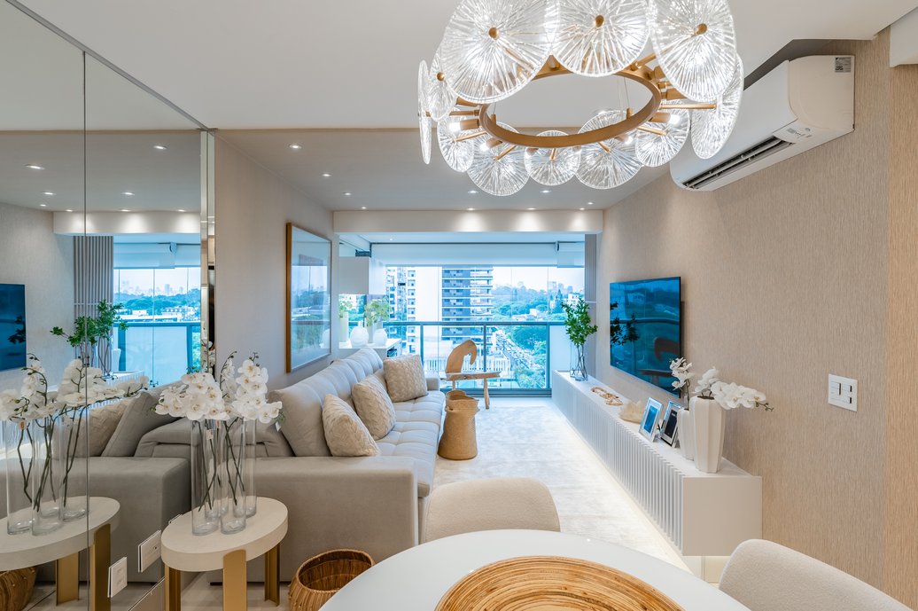 Living integrado com a cozinha e varanda.