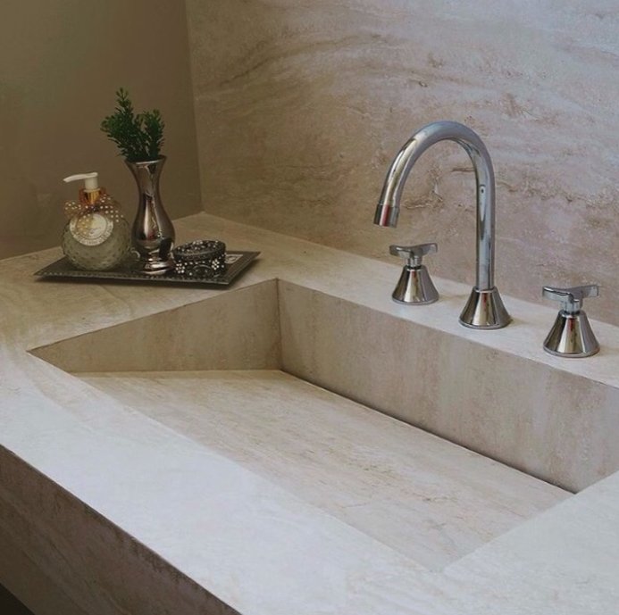 Bwc com cuba esculpida