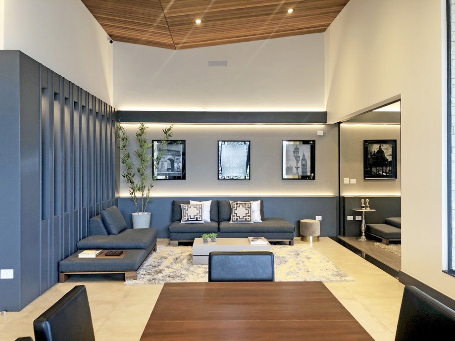 Amplo living integrado com o Home Theater