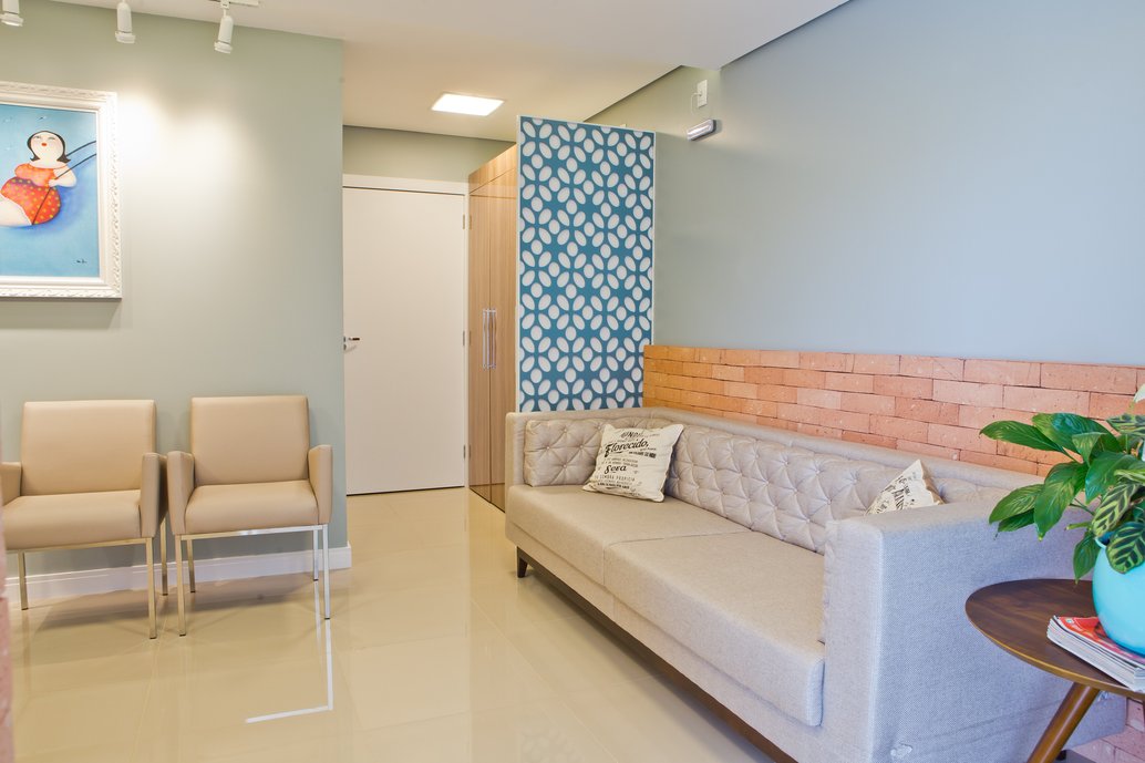 recepção de ambiente comercial com revestimento Terracotta ALPINE 07X23 NAT