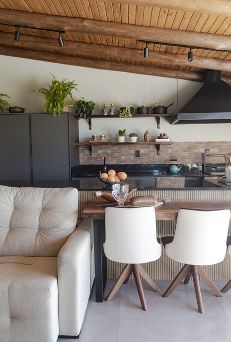 Área gourmet industrial na praia