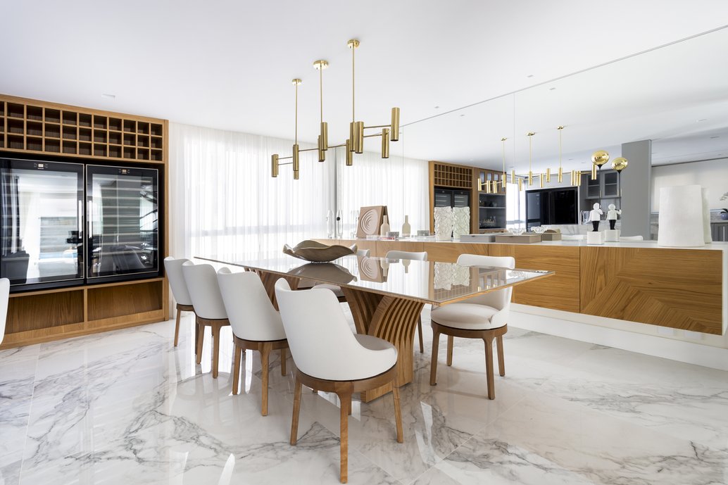 Sala de Jantar com adega integrada.