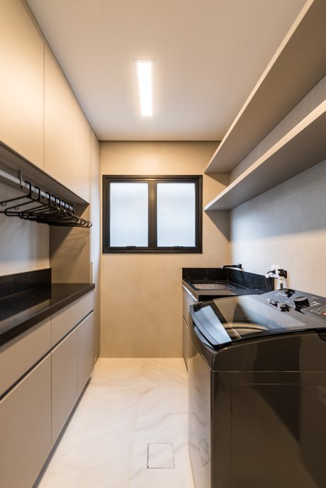 Vista das 2 bancadas de serviço 