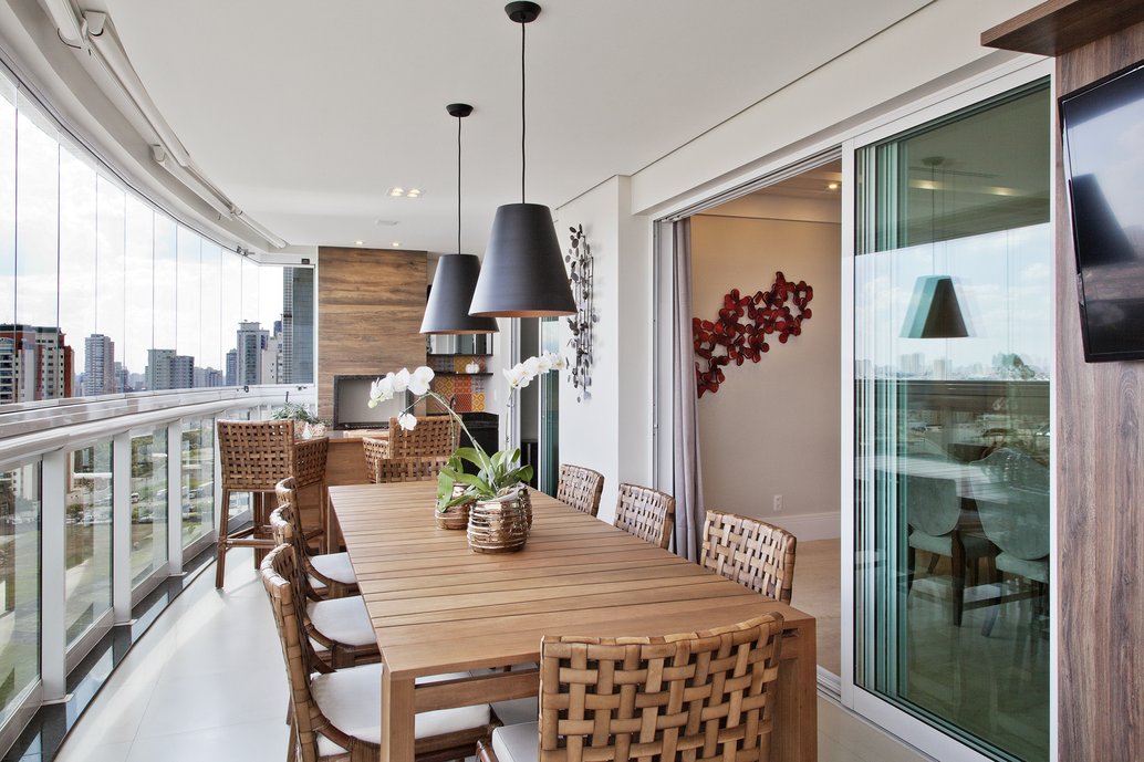 Varanda ampla e aconchegante