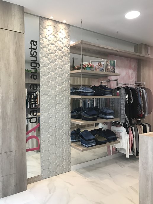 Daniela Augusta Boutique - Projeto de Interiores para Sala Comercial.