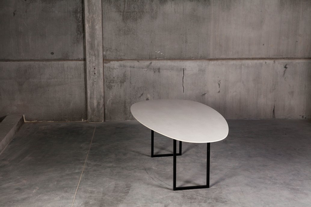 Mesa de jantar ímpar
