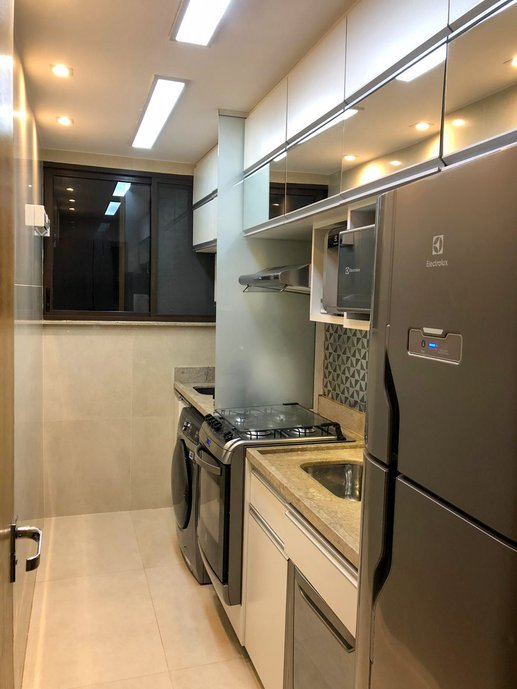Cozinha medindo 3,50x1,50 com 110% do ambiente bem aproveitado, sem abrir mão do conforto ambiental, ergométrico, luminotécnico...