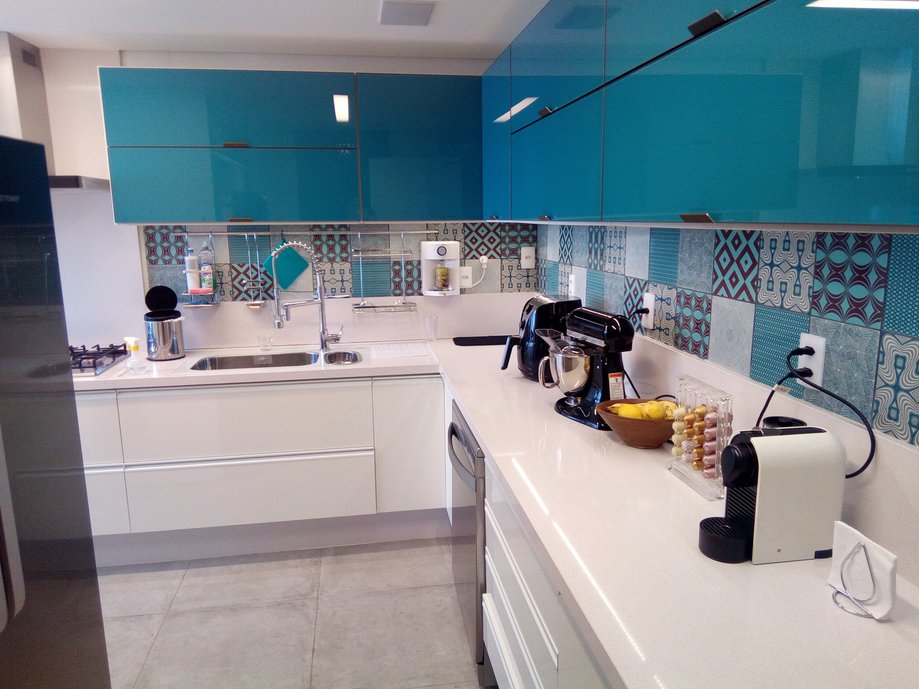 Porcelanato Concretissyma Matiz Grigio, Revestimento Vila Madá e Cetim bianco Portobello.