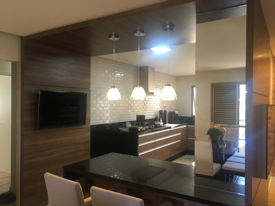 Cozinha Americana com destaque para revestimento Liverpool