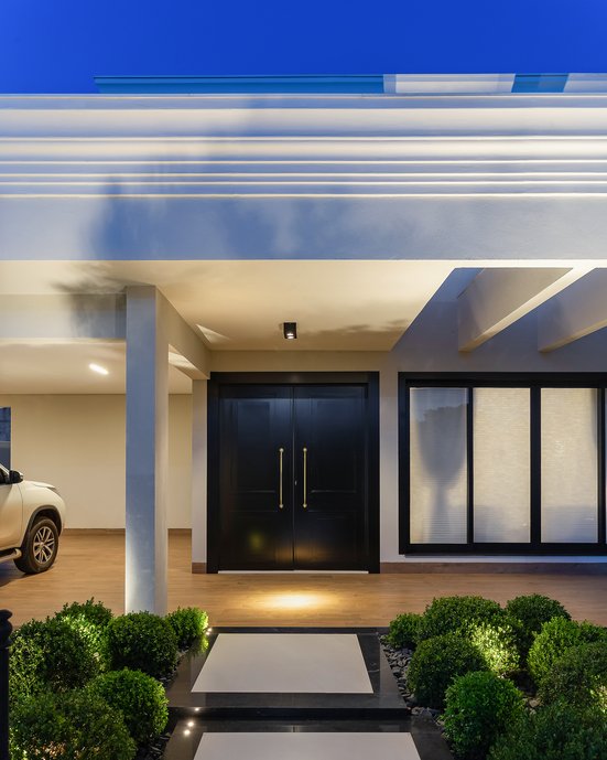 Composições únicas permearam esta residência de estilo neoclássico