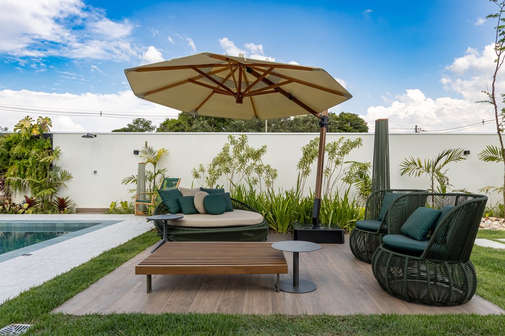 Piscina e área de lazer