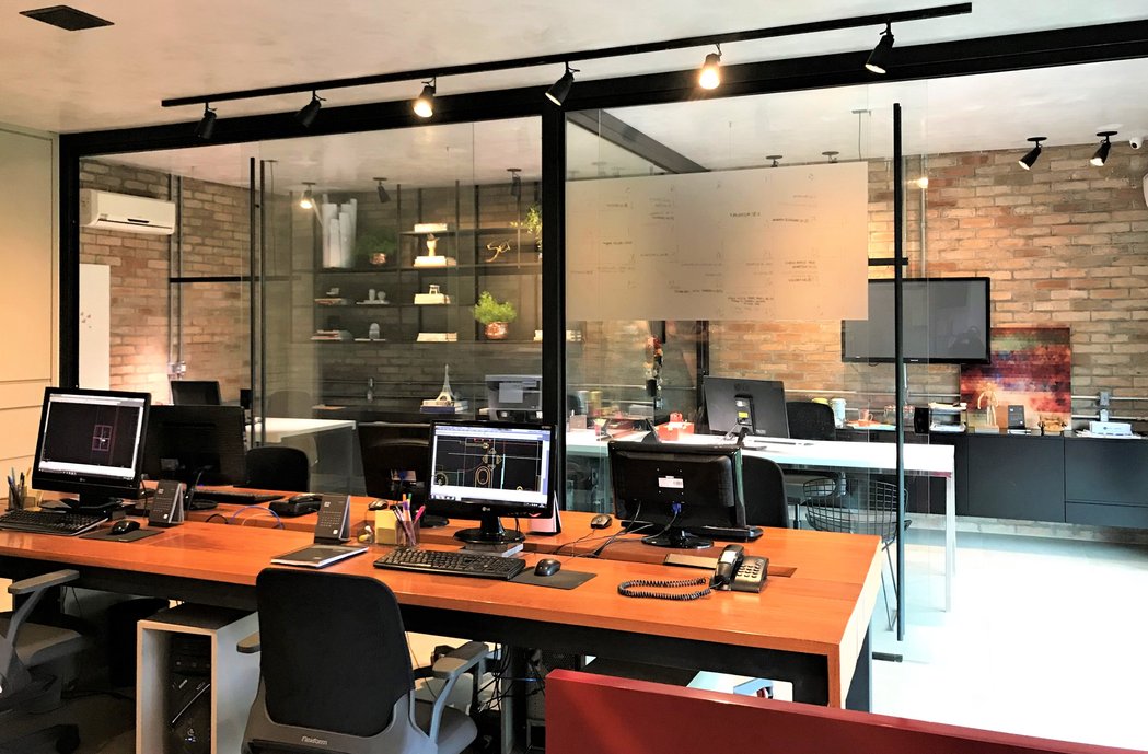 Materiais utilizados: Parede: Tom brick 6,5x23 - ref. 25205