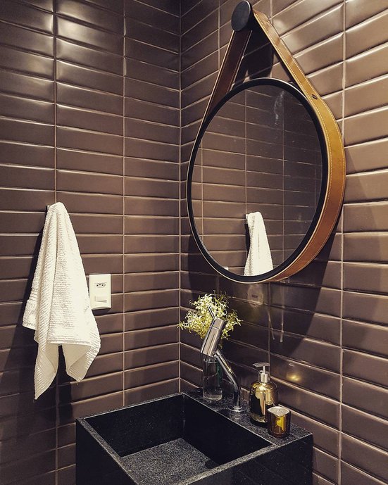 Banheiro social convertido em lavabo. Revestimento Liverpool Matt Fendi