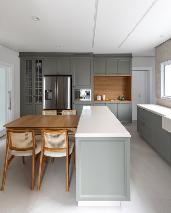 Armário provençal verde pastel