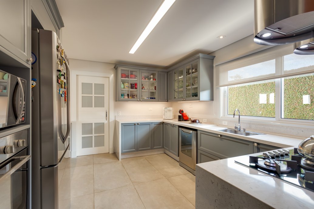 aredes Detalhe HAVANA 6,5x23 Paredes Cetim Bianco 30x60 ret Piso Concretíssima Matiz Grigio 60x120 Nat ret