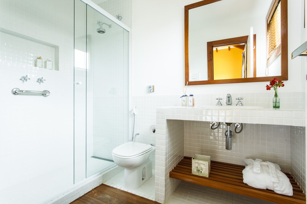 Banheiro revestido com color´s branco 4'5x4'5