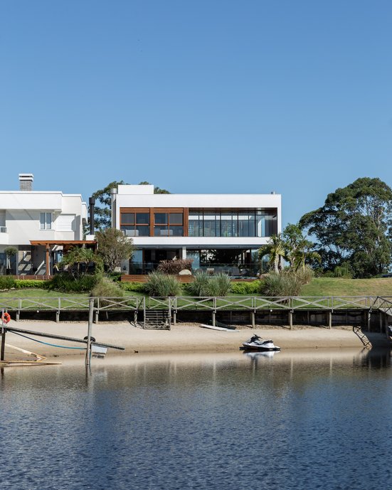 Casa com vista para rio.