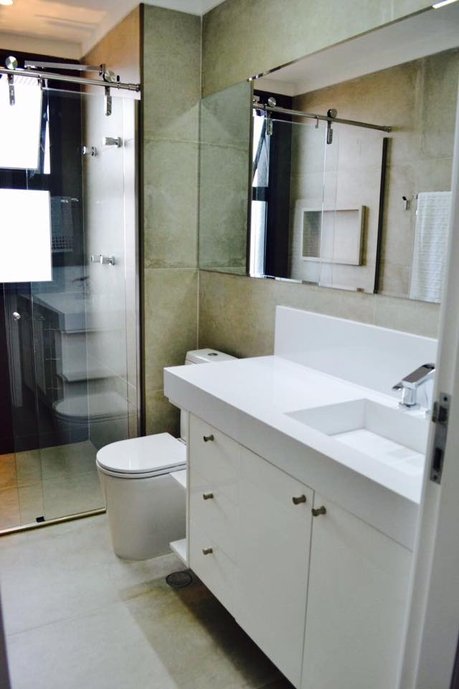 Reforma completa banheiro de apartamento, banho masculino e moderno.
Peças grandes 60x120 da linha Concretissyma, e uma parede detalhe com o City Fendi 90x90 .
Projeto por Juliana Rodrigues