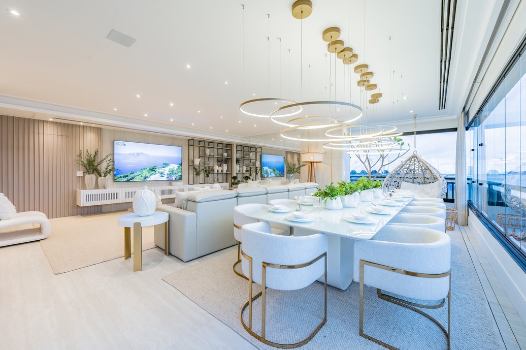 Living integrado com jantar