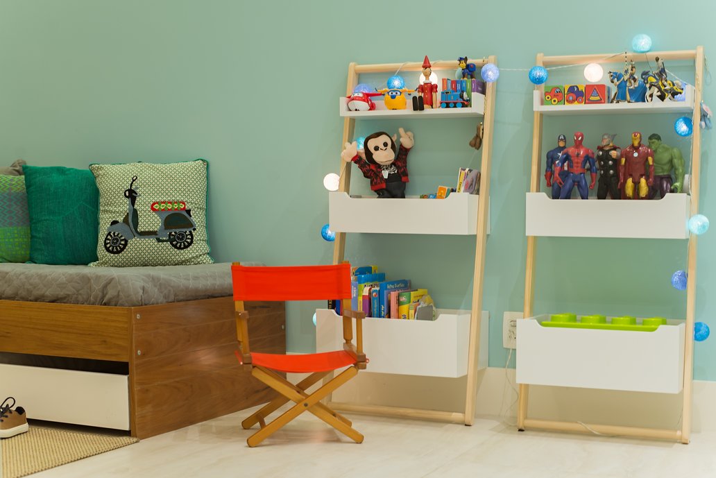 Quarto Infantil. Foi utilizado o piso em porcelanato Travertino Navona para uma melhor limpeza do ambiente, além de padronizar com o restante do piso da casa.