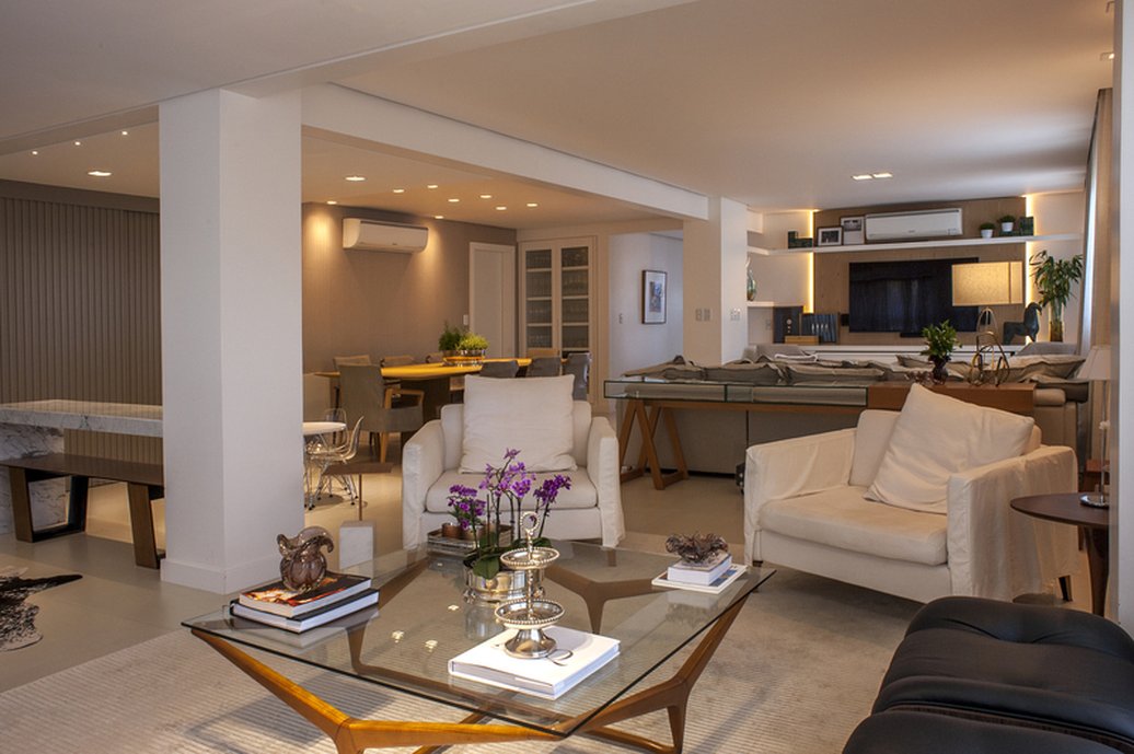 Elegância para acolher a arte. Este é o conceito do projeto para este apartamento em Santa Cruz do Sul, RS.