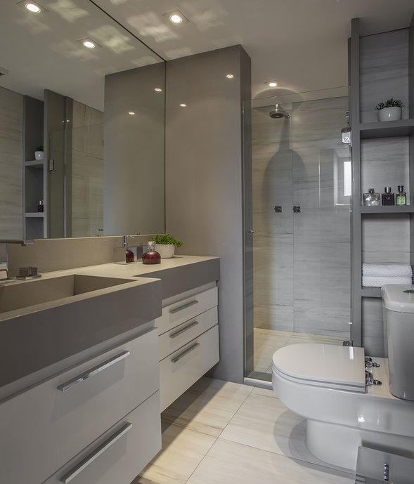 Banho Casal com porcelanato Bianco Di Ariston no piso e paredes 