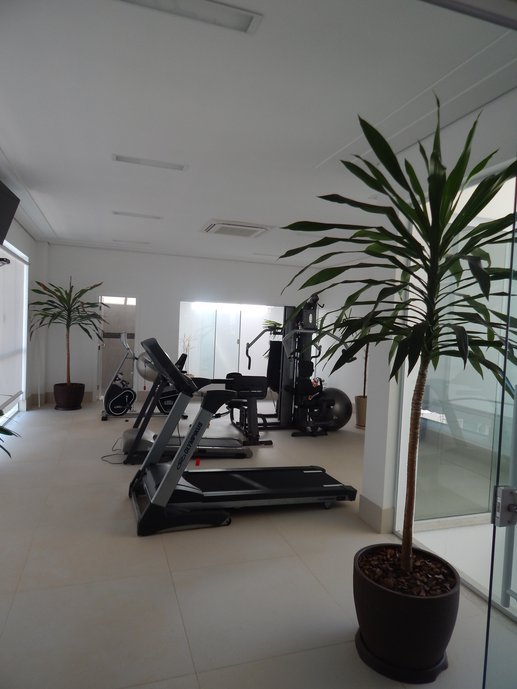 Área de lazer, academia com mineral nude natural.