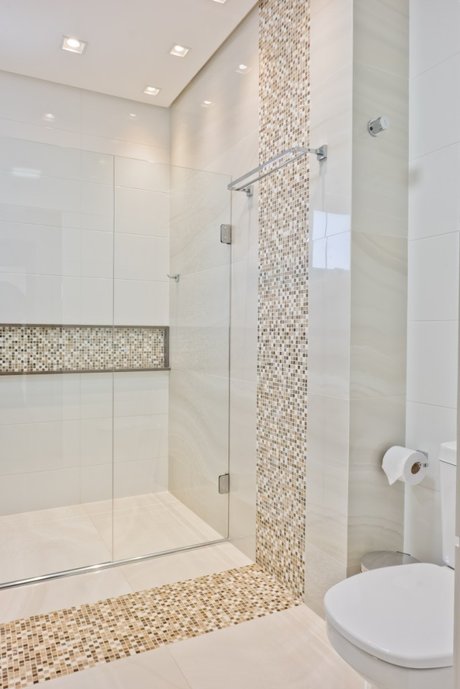 Banheiro Suíte casal - Estilo contemporâneo com Ágata Nacre 60x120 polido e Mix corten 30x30 em detalhes.
