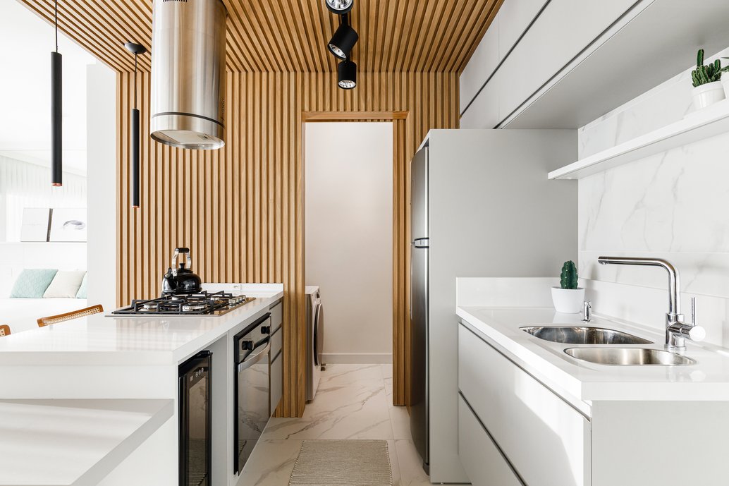 Apartamento tipo studio jovem e moderno, com toques praianos.