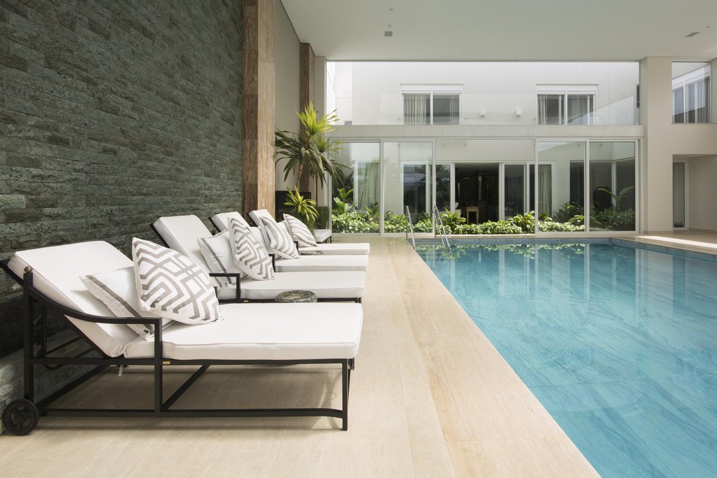 Piscina e área de lazer