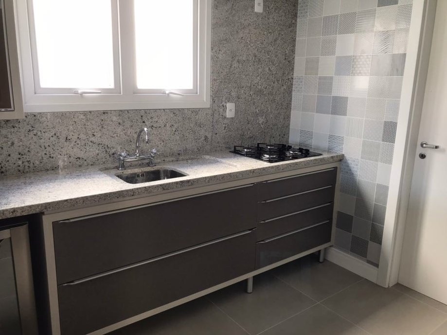 Bancada sob medida para cozinha, integração de materias.