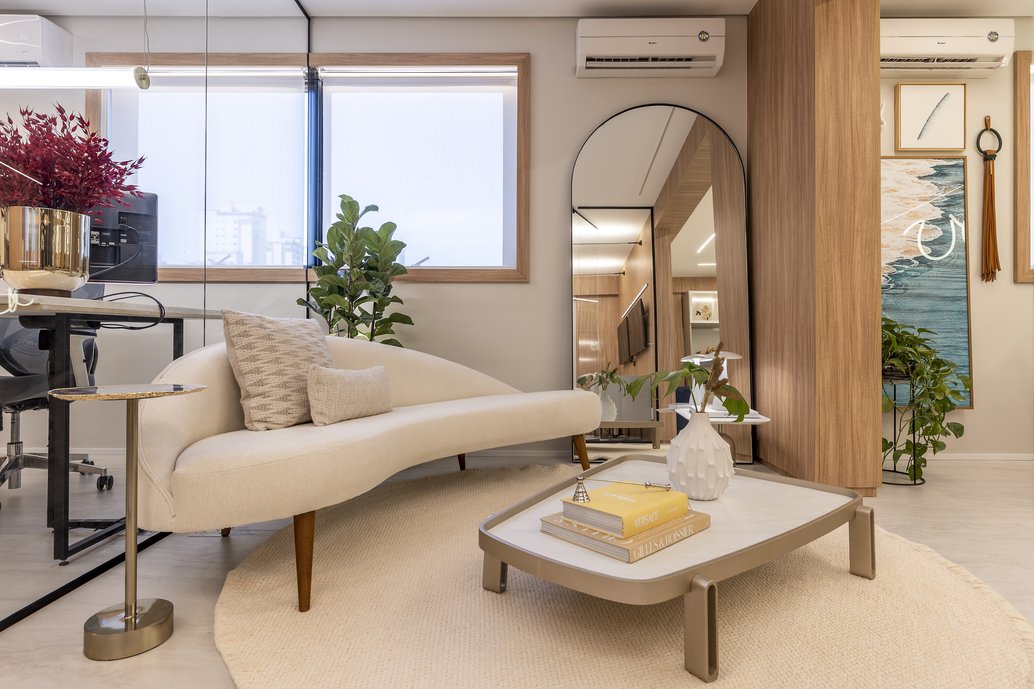 Recepção de escritório de arquitetura com décor contemporâneo