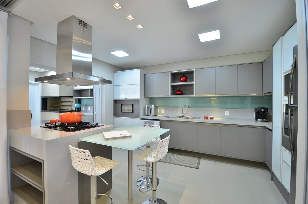 Cozinha Familia Kempa, com linha Coloríssima Acquamarine