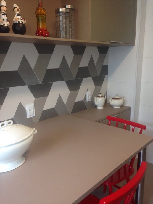 Nessa cozinha foi usado o Porto 55 em forma de painel.