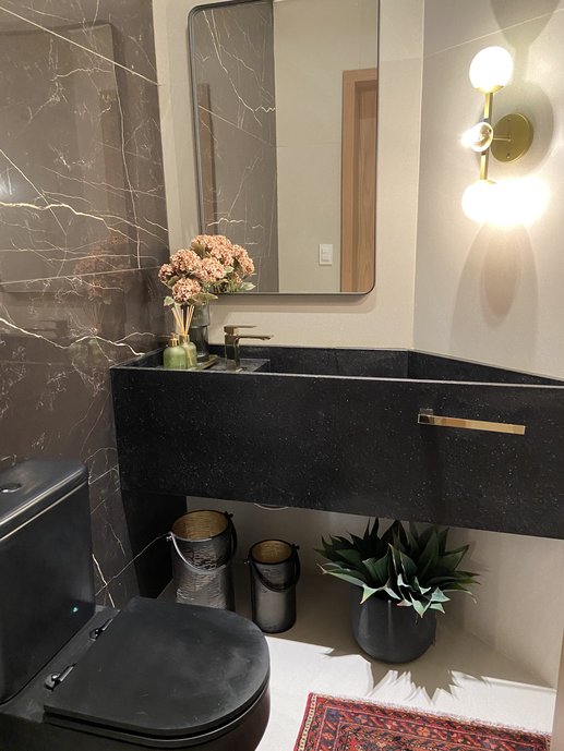 Lavabo com revestimento marmorizado