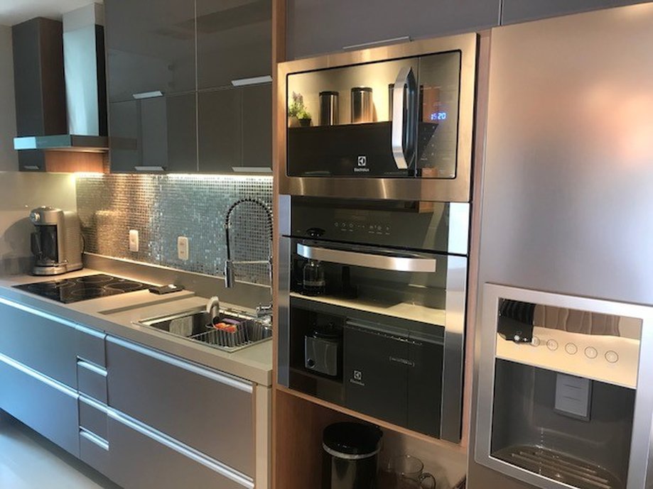 Cozinha com Star Mix Silver sobre a bancada