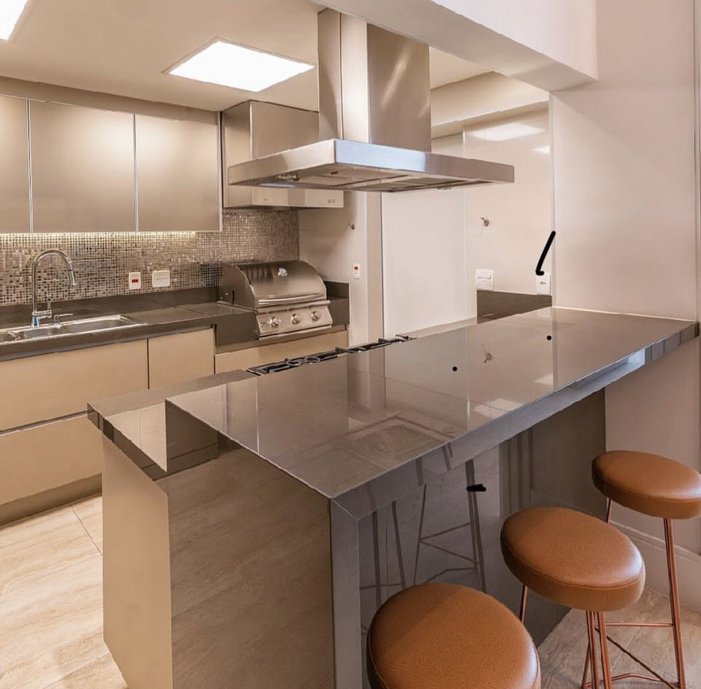 Bancada e pia em Porcelanato City Fendi , piso em porcelanato Travertino Navonna Crema