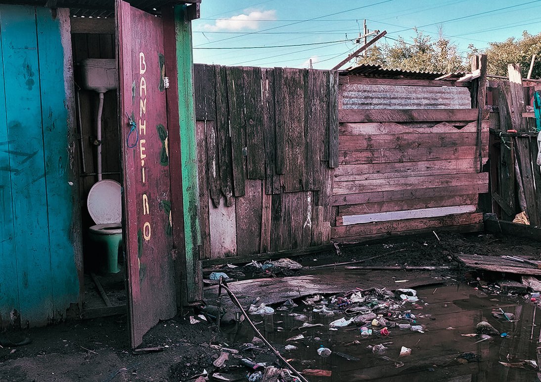 Escassez de banheiros na casa brasileira