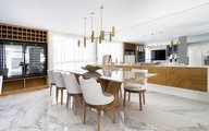 Sala de Jantar com adega integrada.