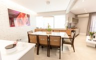 Sala de Jantar com mesa feita sob medida com Lastra Portobello