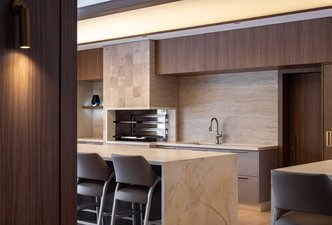 Churrasqueira Gourmet – Materialidade e sofisticação Textura e continuidade na área social