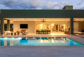 Piscina — Protagonismo da materialidade