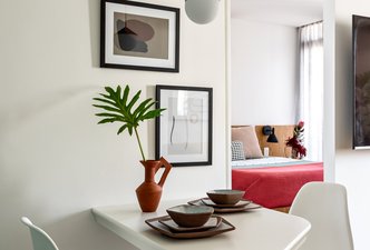 Flat Staybridge