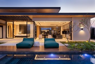 EAVES HOUSE